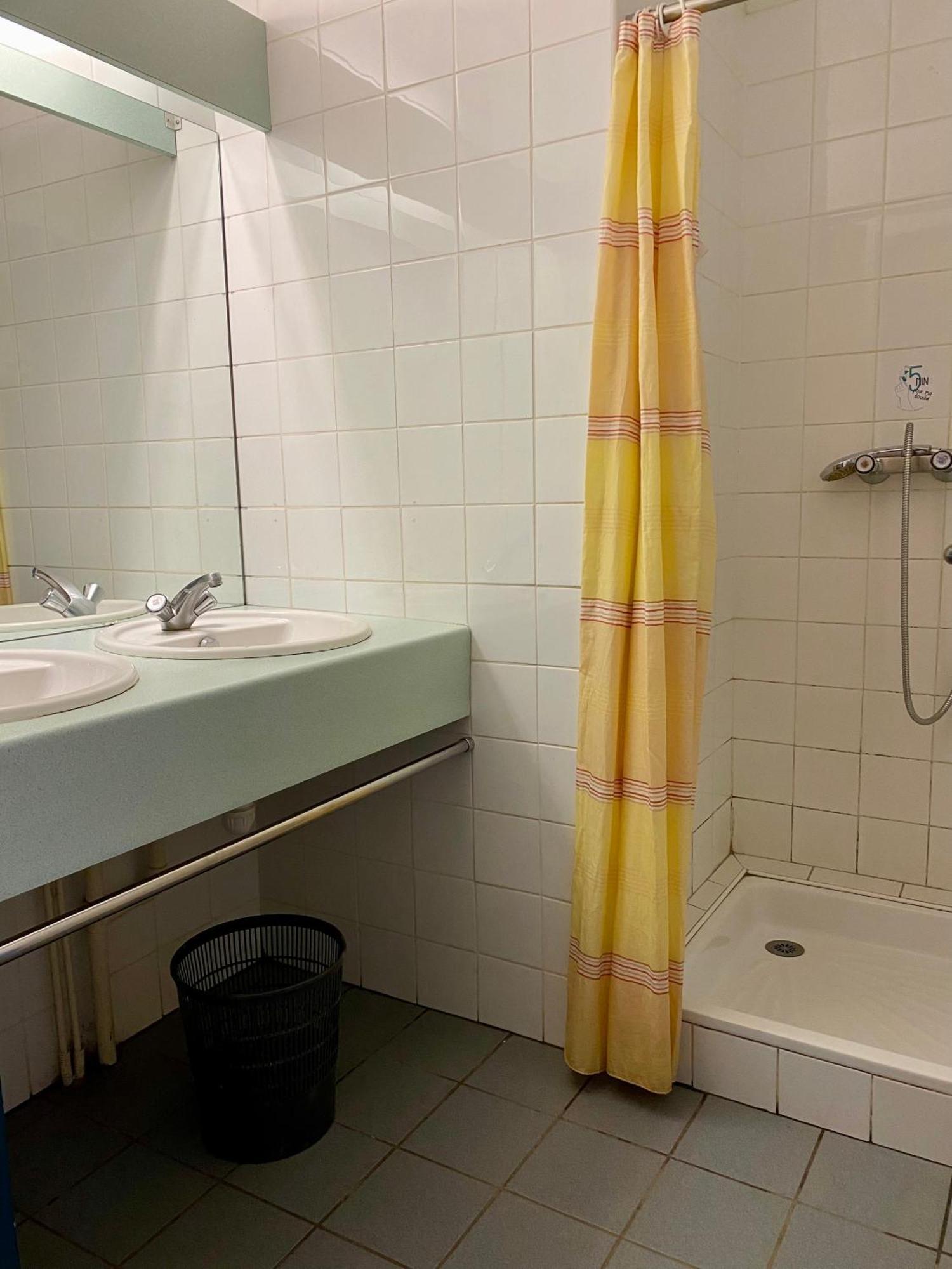 Ti Menez Are Hostel Brasparts Екстериор снимка